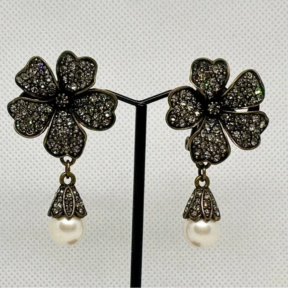 Vintage Rhinestone Pearl Drop Clover Clip-On Earrings, Lucky Charm Jewelry - Picture 5 of 10